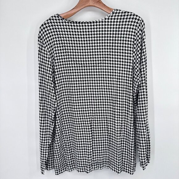 Chicos 2 Womens Houndstooth Long Sleeve Top layering tee size large black knit - Picture 13 of 14